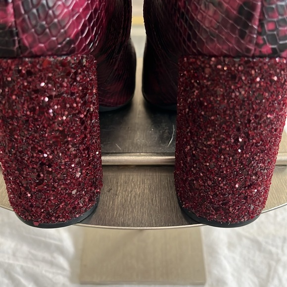 Never Worn Michael Kors 3 1/4” high heel boots with zipper- burgundy/ black col. - Picture 6 of 7